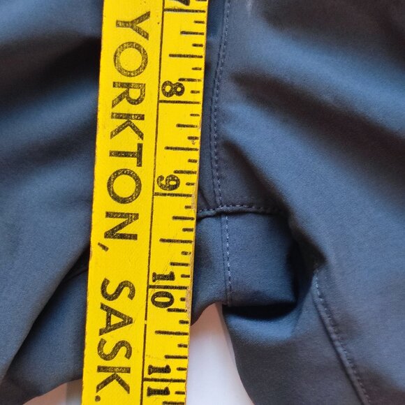 Eddie Bauer outdoor convertible pants women's size 2 grey 9" shorts - Picture 14 of 15